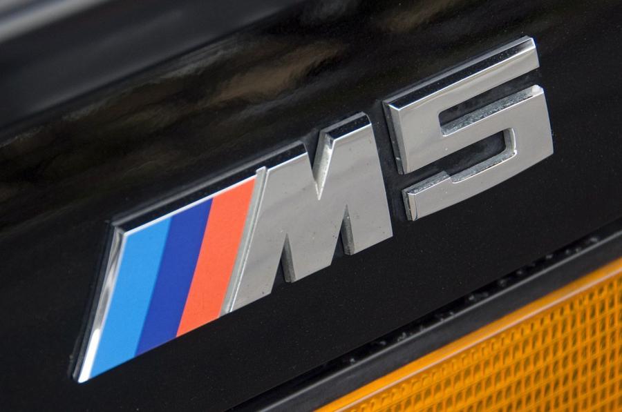 BMW M5 1988 года  (фото 39 из 47)